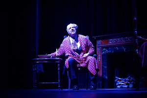 Review: One Actor, 25 Characters Bring Alive 
A CHRISTMAS CAROL at Ridgefield Theater Barn 