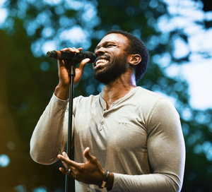 Joshua Henry Releases Cover of 'Stand Up' by The O'Jays  Image