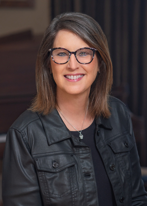 Outback Presents Hires Amy Helberg Image