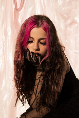 Ellise Shares New Single 'Bubblegum Brain' Image