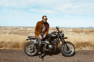 Bones Owens Shares 'When I Think About Love' Video Image