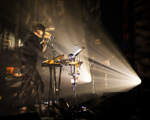 Alex Henry Foster Announces New Live Album 'Standing Under Bright Lights' 