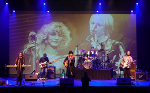 Fleetwood Gold Recreates Fleetwood Mac at Athens Theatre 