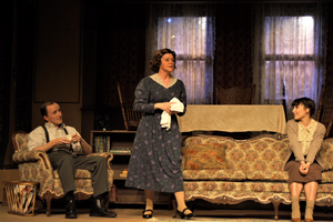 Review: THE GLASS MENAGERIE at Alhambra Theatre And Dining 