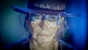Linda Perry Releases Music For The First Time in 15 Years Image