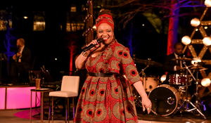 Review: Denise Lee Sparkles in Lyric Theatre's DENISE LEE: PRESSURE MAKES DIAMONDS Image