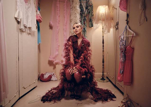 Mimi Webb Releases New Video for 'Good Without' Image