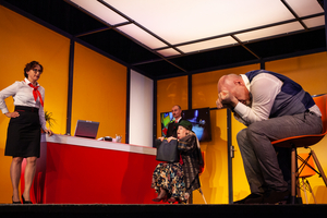 Review: KASTA LA VISTA at Teatr Polski Image