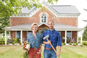 Sibling Reno Team Transforms Spectacular Vintage Spaces in New Series FARMHOUSE FACELIFT  Image