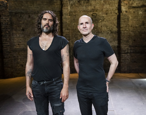 Russell Brand's One Man Show OUR LITTLE LIVES: SHAKESPEARE & ME Will Be Broadcast On LIVENow  Image