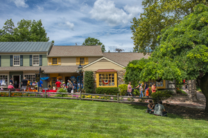 PEDDLER'S VILLAGE Launches Exciting New Outdoor Summer Series 