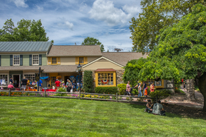 PEDDLER'S VILLAGE Launches Exciting New Outdoor Summer Series Image