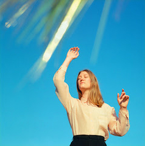 Eleanor Buckland Releases Debut Single 'Don't Look Down' July 23 Image