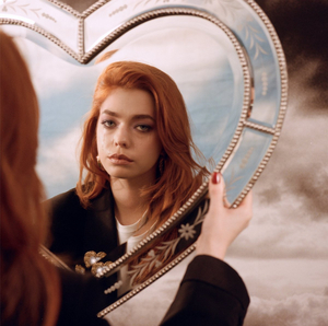 L Devine Shares New Single 'Priorities' Image