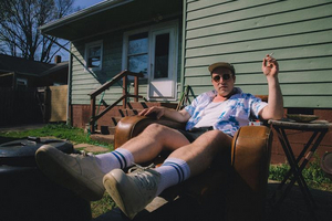 Darrin Bradbury Shares Video for New Track 'Busted World' Image