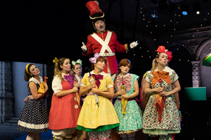 Review: THE PIRATES OF PENZANCE, Opera Holland Park Image