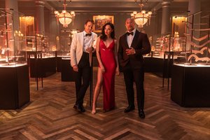 VIDEO: Netflix Releases First Look at RED NOTICE Image