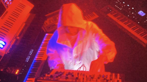 Mike Dean Releases New Visual Album 'ECHOPLEX (Live 2021)' Image