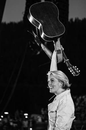 VIDEO: Brandi Carlile Debuts 'Right On Time (Live At The George)' Performance Video Image