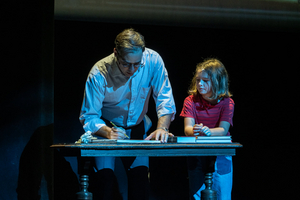 Review: FUN HOME at Fulton Theatre  Image