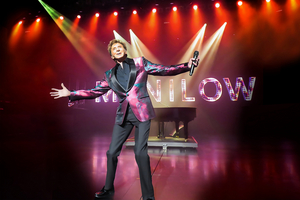 Feature: Barry Manilow Returns to Vegas in a BIG Way Image