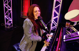 Feature: SARAH HESTER ROSS MUSIC AND COMEDY Rocks Notoriety Live Image