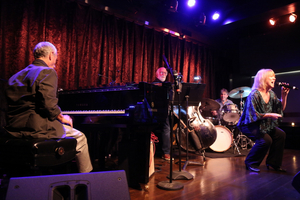 Photo Flash: Gene Reed's Lens Documents The September 28th THE LINEUP WITH SUSIE MOSHER Image