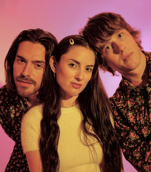 VIDEO: ANNA SUN Release First Music Video for 'MINE' Image