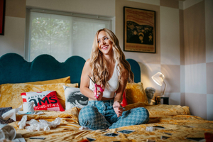 VIDEO: Amanda Cooksey Releases Music Video for 'Wish You Were Here' Image