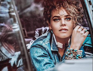 Actress Kelly Dowdle Releases New Single Under the Name Kelly Monrow Image