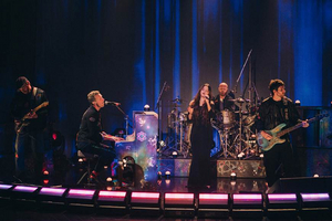 VIDEO: Watch Selena Gomez Join Coldplay for 'Let Somebody Go' Performance 