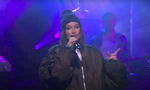 VIDEO: Watch Kacey Musgraves Perform 'Breadwinner' on THE LATE SHOW Image