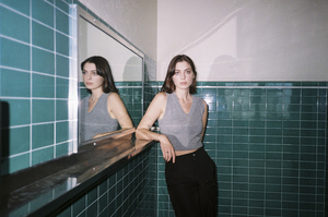 VIDEO: Lizzy McAlpine Releases New 'Doomsday' Video Image