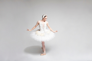 Review: SWAN LAKE Enchants Edmonton Image