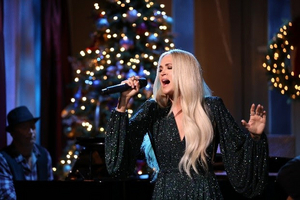 Carrie Underwood, Jimmie Allen & More to Perform on CMA COUNTRY CHRISTMAS Image