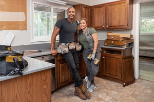 HGTV Announces MARRIED TO REAL ESTATE Series Image