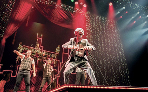 Q BROTHERS CHRISTMAS CAROL Returns to Chicago Shakes Next Month Image