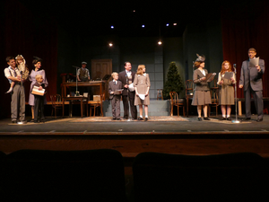BWW Review: The Pollard Dazzles this Holiday Season with IT'S A WONDERFUL LIFE: A LIVE RADIO PLAY 
