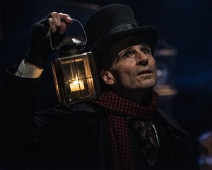BWW Review:  Olney Theatre Center's A CHRISTMAS CAROL:  A GHOST STORY OF CHRISTMAS Shines Especially Bright This Season! 