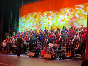 Review: GAY MEN'S CHORUS OF WASHINGTON DC ---THE HOLIDAY SHOW Image