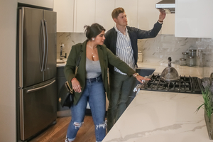 HGTV Announces New MOVING FOR LOVE Series Image