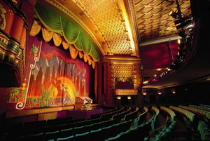 BWW Feature: My Magical Retro Movie Experience at the El Capitan Theatre 