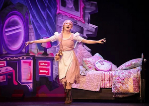 Review: CINDERELLA- A TRADITIONAL CHRISTMAS PANTOMIME at Regal Theatre Image
