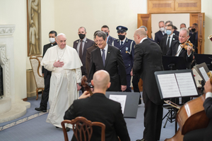 BWW Feature: Maestro Yiannis Hadjiloizou & the Cyprus National Symphony Welcome Pope Francis at The Presidential Palace 