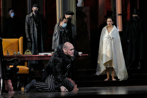 Review: New Year, New RIGOLETTO at Met Highlights Good Singing Image