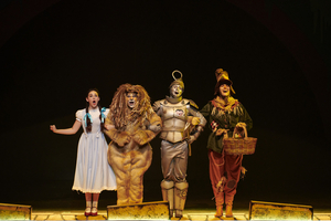 Review: THE WIZARD OF OZ at Crown Theatre 