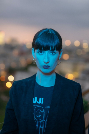 Maya Shenfeld Shares New Single 'Silver' From Debut Album 'In Free Fall' Image