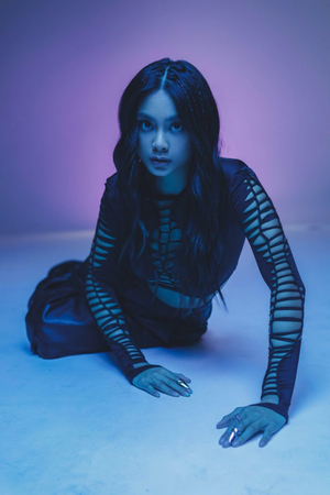 Ylona Garcia Shares New Single 'Entertain Me' 