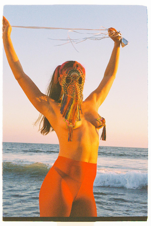 Molly Moore Releases New Single 'Shy' Image