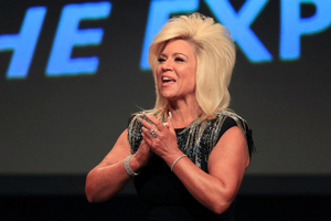 THERESA CAPUTO LIVE! THE EXPERIENCE is Coming to the Warner Theatre Image